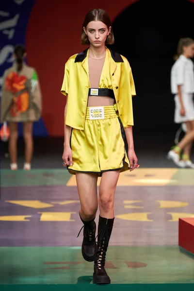 Look 38